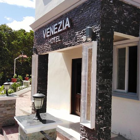 Venezia Suites Hotel Iloilo Luaran gambar