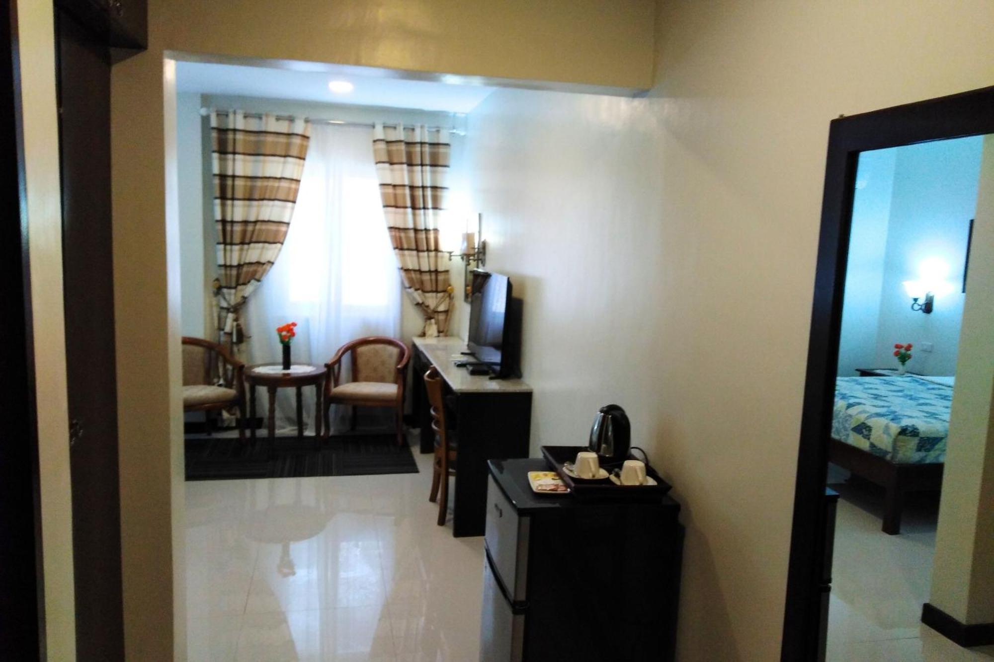Venezia Suites Hotel Iloilo Bilik gambar
