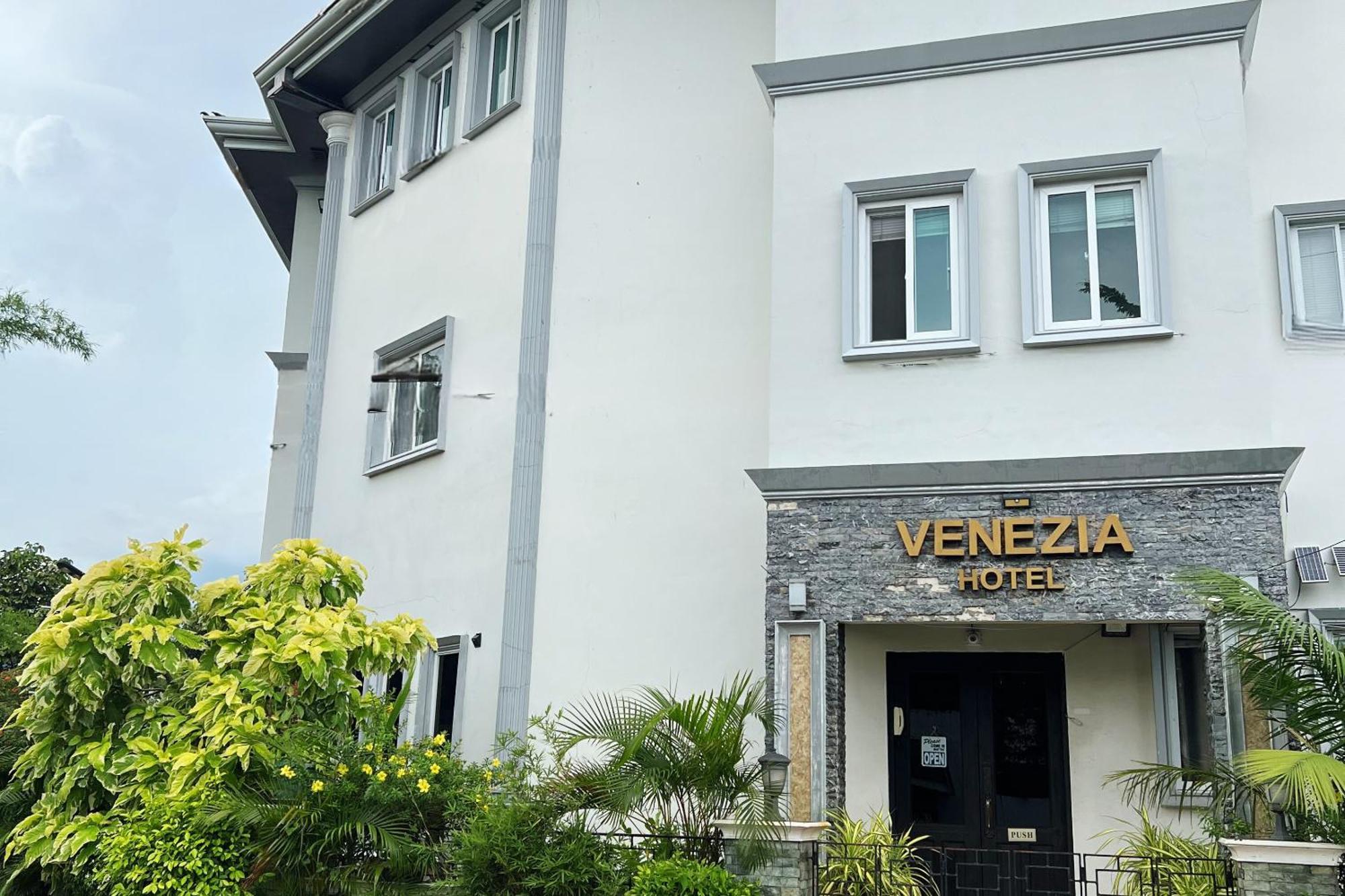 Venezia Suites Hotel Iloilo Luaran gambar