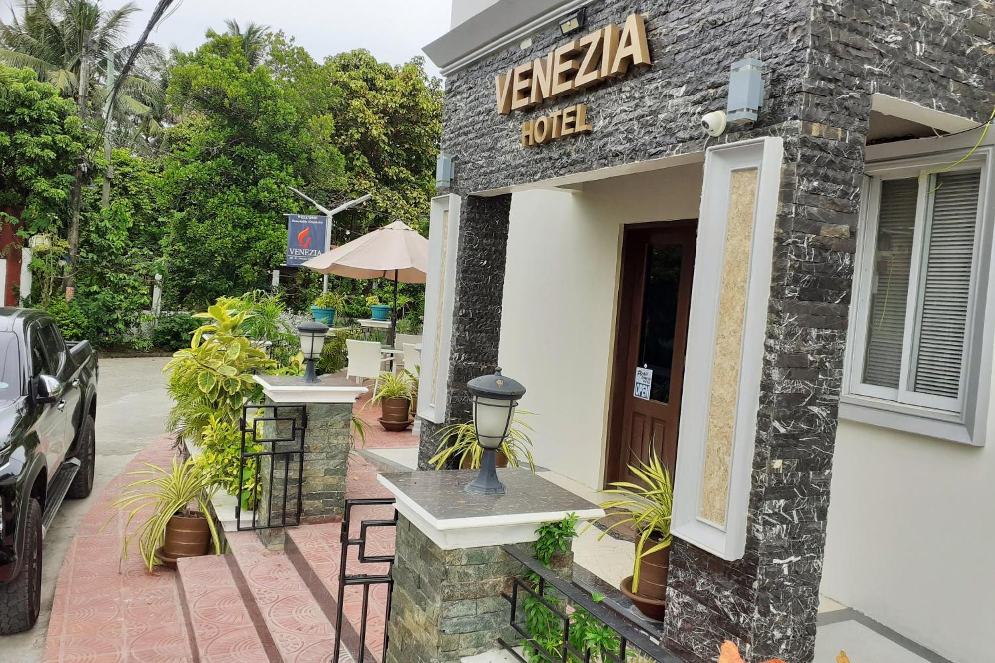 Venezia Suites Hotel Iloilo Luaran gambar